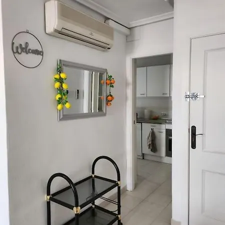 2 Bed View Penthouse Close To The Appartamento *