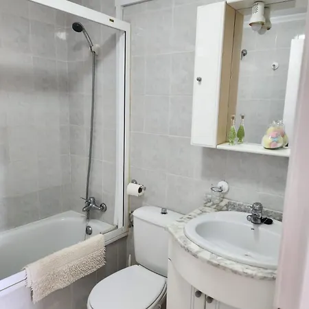 2 Bed View Penthouse Close To The Appartamento