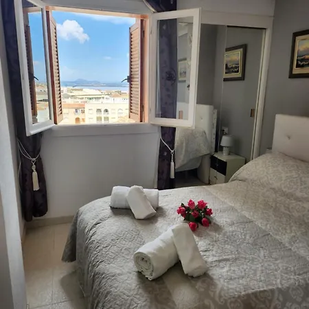 2 Bed Penthouse Close To The