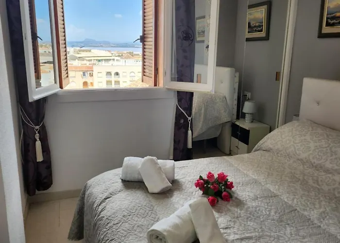 2 Bed View Penthouse Close To The